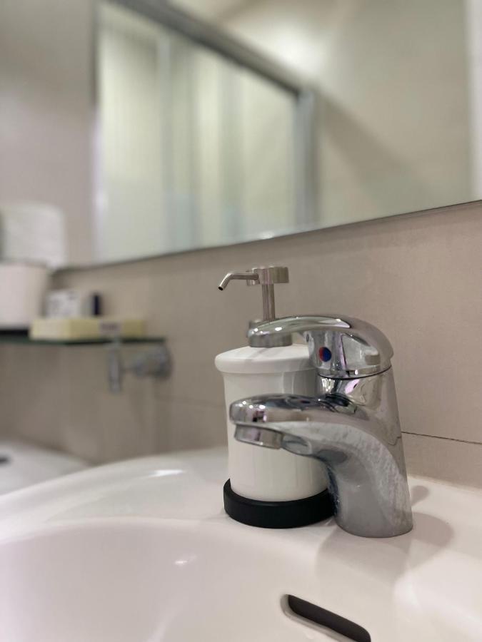 Sakura Apartment Манила Екстериор снимка